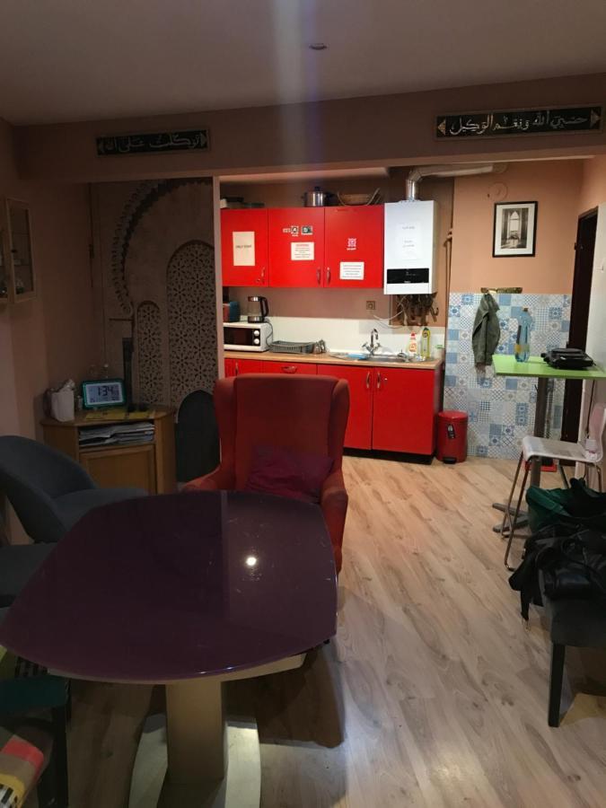 Backpacker Hostel プラハ エクステリア 写真