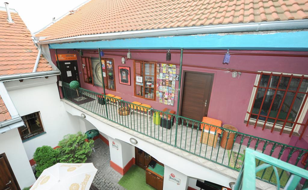 Backpacker Hostel プラハ エクステリア 写真