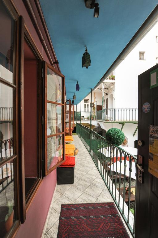 Backpacker Hostel プラハ エクステリア 写真