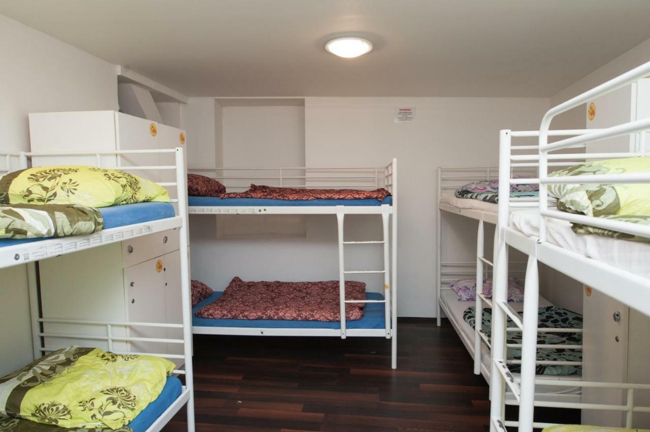 Backpacker Hostel プラハ エクステリア 写真