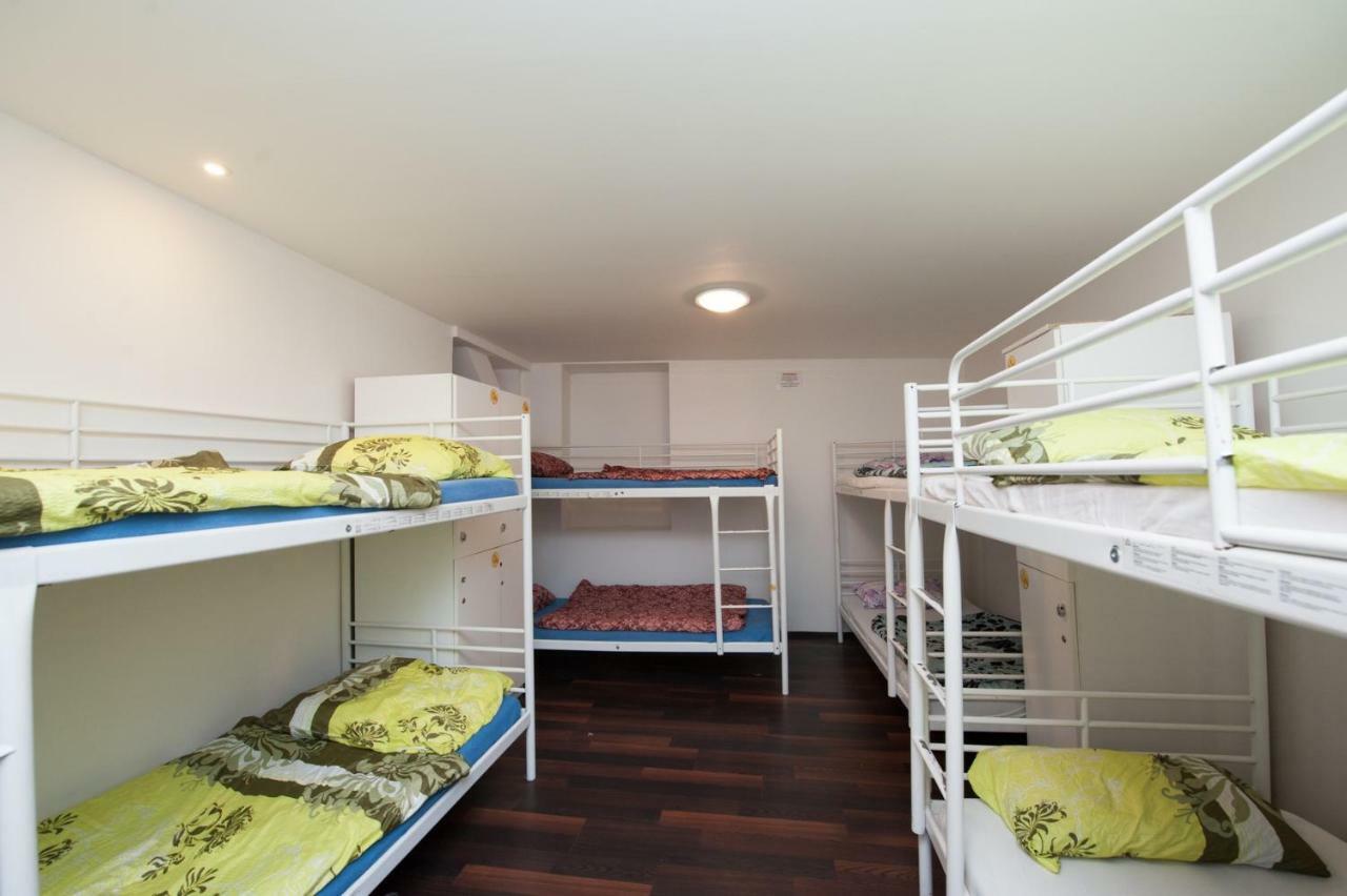 Backpacker Hostel プラハ エクステリア 写真